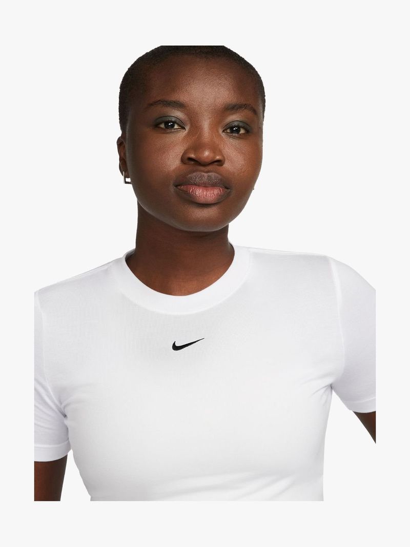 Nike Women s Nsw White Crop Top Bash