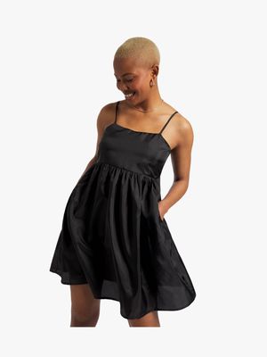Women's Black Cami Dress With Pockets