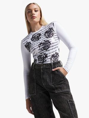 Women's White Graphic Print Fitted Top