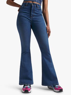 Women's Medium Wash Kickflare Jeans