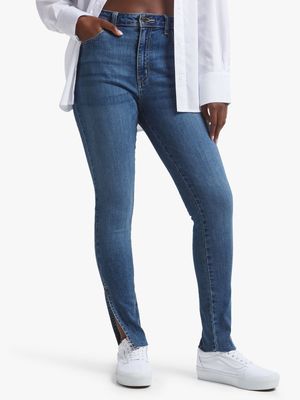 Women's Medium Wash Side Slit Skinny Jeans