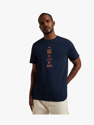 Men's Relay Jeans Slim Fit Vertical Graphic Navy T-Shirt