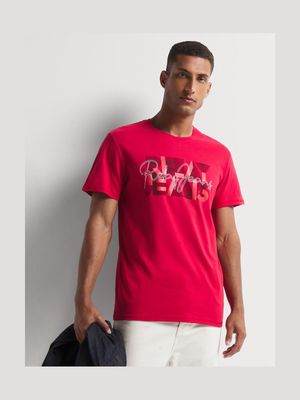 Men's Relay Jeans Geo Signature Graphic Red T-Shirt