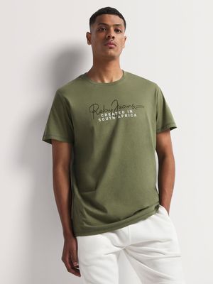 Men's Relay Jeans Slim Fit Signature Text Graphic Fatigue T-Shirt