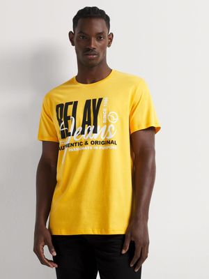 Men's Relay Jeans Bold Signature Graphic Yellow T-Shirt
