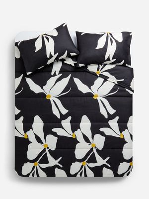 Jet Home Global Bold Blossom Black Comforter Set 3/4