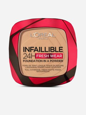 L'Oréal Infallible Fresh Wear Foundation in a Powder