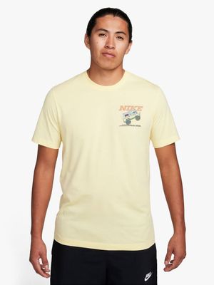 Nike Men's Nsw Yellow T-Shirt