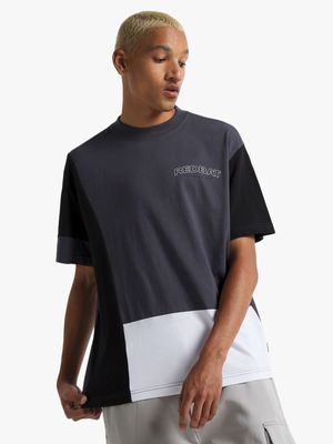 Redbat Men's Charcoal Relaxed Graphic T-Shirt