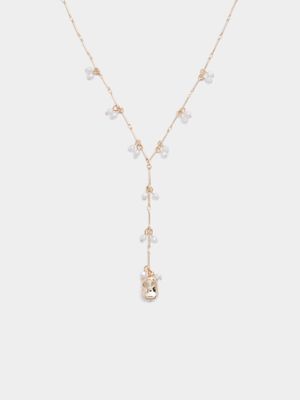 Delicate Pearls Pendant Necklace