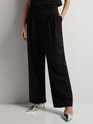 Wide Leg Pleated Trousers