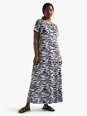 Women's Black & White Zebra Print Maxi T-Shirt Dress