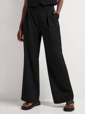 Wide Leg Pleated Trousers