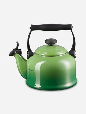 le creuset kettle bamboo