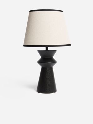 Jet Home Black/White Sculptured Table Lamp