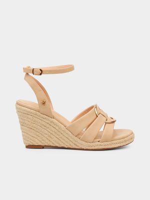 Women's Butterfly Feet Beige Drayco 13 Wedges