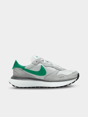 Nike Women's Waffle White/Green Sneaker