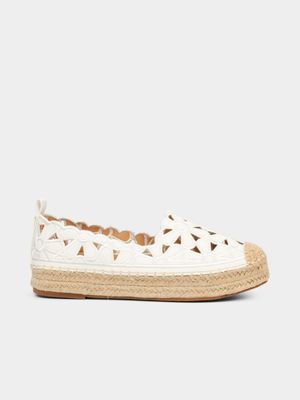 Women's Viabeach Ivory  4  Flat Shoes