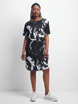 Women's Black Floral Print T-Shirt Dress