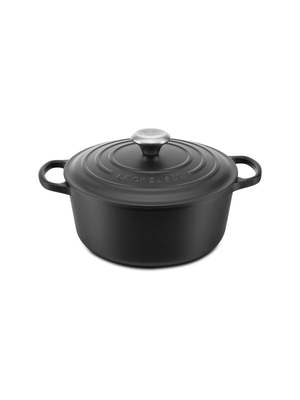 le creuset sign casserole round matt black 26cm