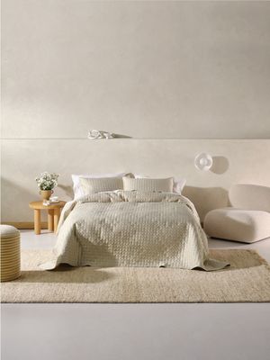 Linen House Verona Champaign Coverlet Set 270x270