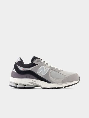 New Balance Men's 2002R Grey/Black Sneaker