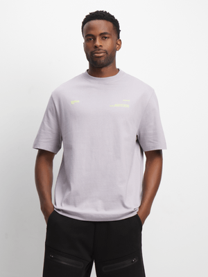 Mens TS Relaxed Fit Advance DVSN Graphic Sand Tee