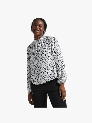 Women's Black & White Abstract Print Blouse