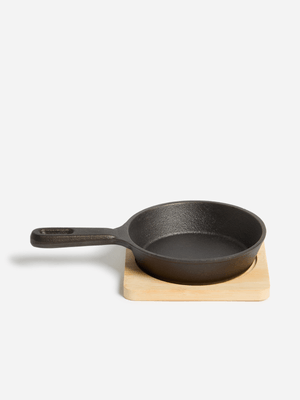 Jet Home Cast Iron Pan & Bamboo Tray