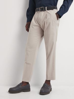 Men's Markham Pleated Tapered Dry Handle Stone Trouser