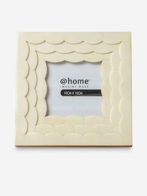 Scalloped Ivory Resin Photo Frame 10x10cm