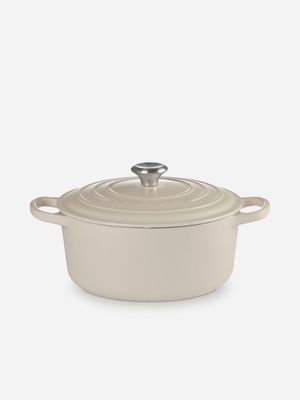 Le Creuset Signature Round Cocotte 22cm Brioche