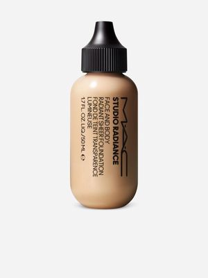 MAC Studio Face And Body Foundation