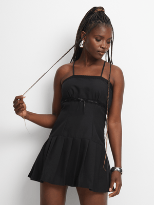 Women's Black Pleated Mini Dress With Ribbon