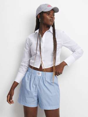 Women's White Fitted Cropped Shirt With Curved Hem