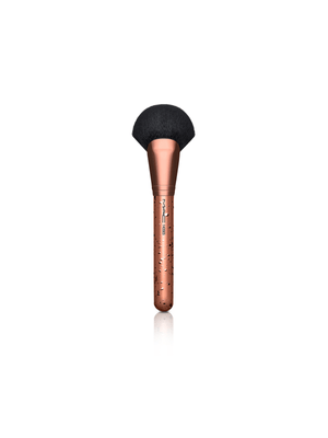 MAC Bronzing Brush 143 SES Medium Face Fan Brush