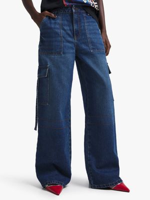 Women's Medium Wash Wide Leg Cargo Jeans