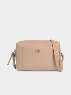 Women's Calvin Klein Pink aily Camera Bag