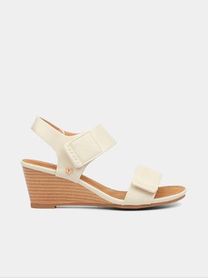 Women's Butterfly Feet Beige Shani 7 Wedges