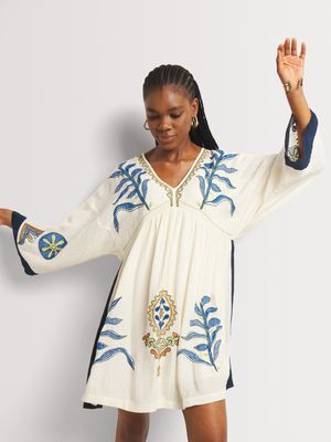 Embroidered Wide Sleeve Kaftan