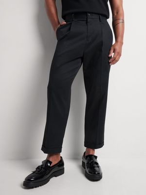 Men's Markham Relaxed Tapered Pleated Black Chino