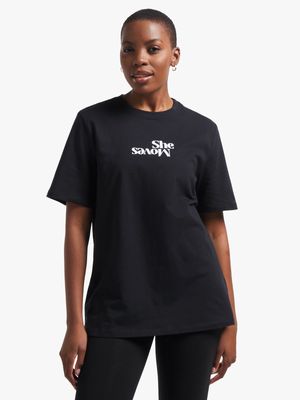 Womens TS Graphic She Moves Oversized Black Tee