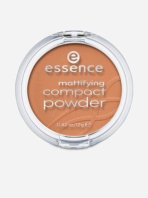Essence Mattifying Compact Powder