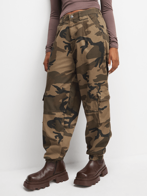 The FIX Women's Camo Print Multi Pocket Jogger Pants