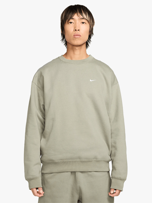 Nike Men's Solo Swoosh Green Sweat Top