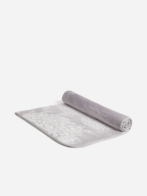 Jet Home Light Grey Blossom Tear Drop Mink Blanket
