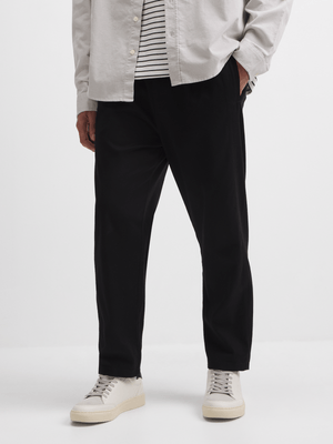 Exact Men's Black Tapered Pleated Pants