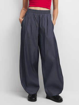 The FIX Women's Dark Wash Barrel Pull On Denim Pants