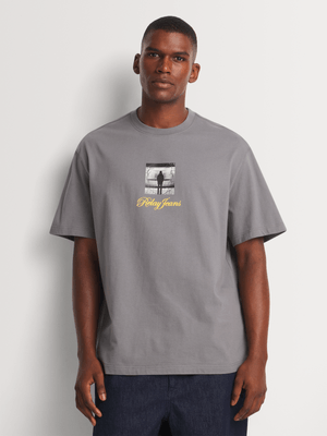 Men's Relay Jeans Boxy Train Photographic Slate Grey Graphic T-Shirt