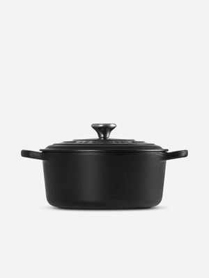 Le Creuset Signature Round Casserole Matt Black 22cm